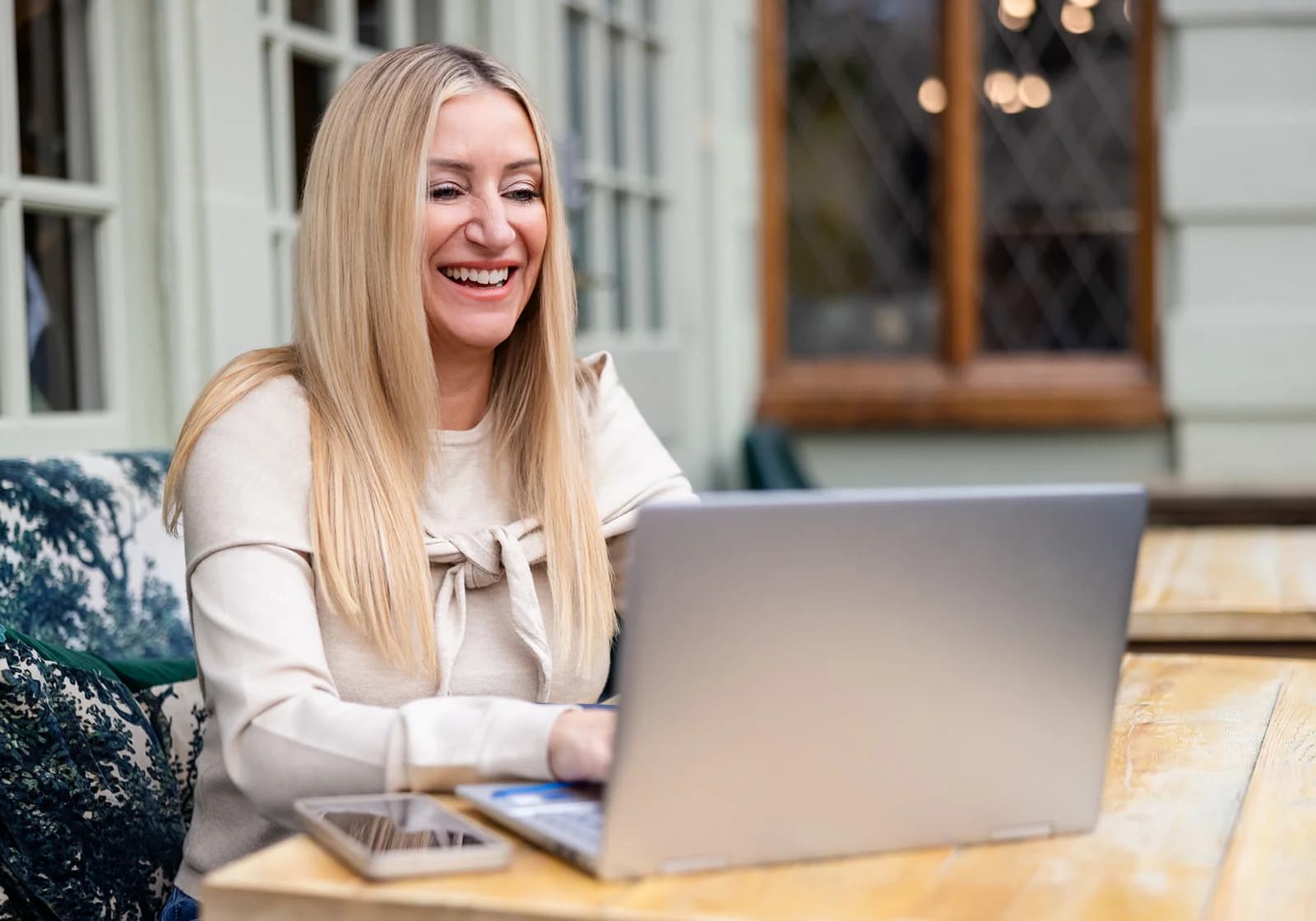 3 money saving benefits of using HR software